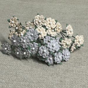 Hovedbilde Papirdesign - Miniblomster beige og gr&aring; - BV3